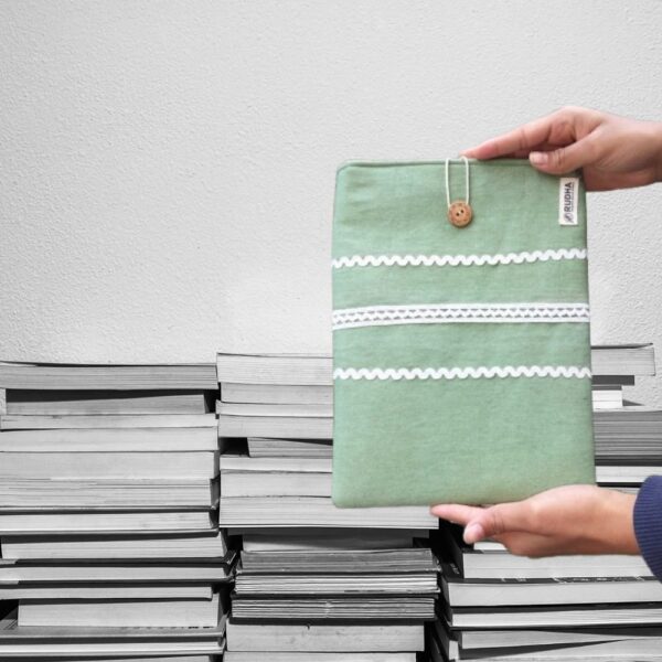 Fabric Padded Book Sleeve, Green Book Protector, Kindle Pouch - Image 3