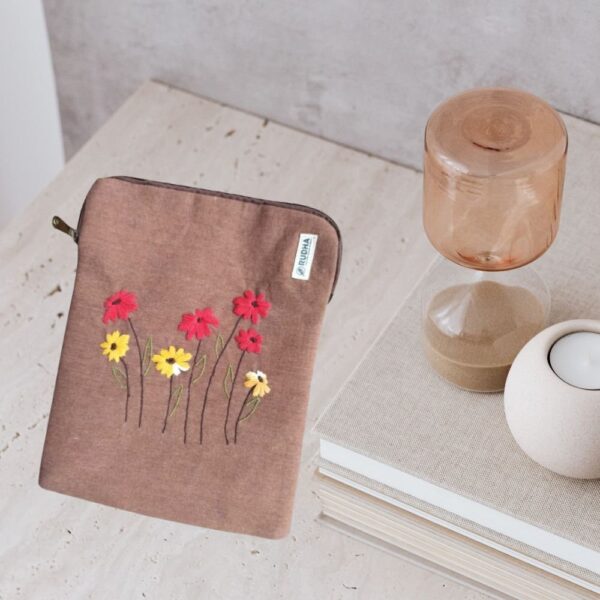 Daisy iPad Padded Book sleeve, Handcrafted Ipad Sleeves - Image 3