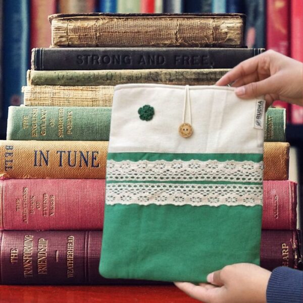 Green book sleeve, Fabric book pouch, Padded book cover - Image 2
