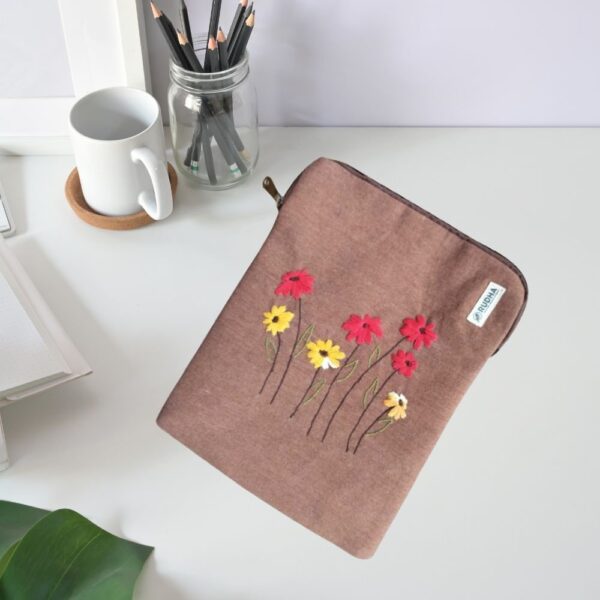 Daisy iPad Padded Book sleeve, Handcrafted Ipad Sleeves - Image 4
